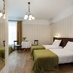 维利维汽车旅馆 *
