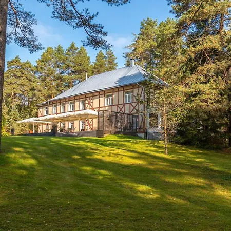 维利维汽车旅馆 *